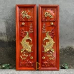 tranh gỗ cá chép trông trăng dát vàng