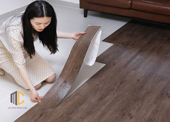 cách dán sàn nhựa giả gỗ tự dán