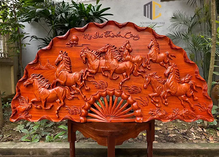 tranh gỗ hình quạt mã đáo thành công