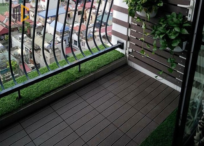 vỉ gỗ nhựa lót sàn ban công