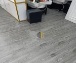 sàn nhựa giả gỗ màu ghi hoàn thiện