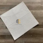 xốp dán tường da hoa hồng màu trắng
