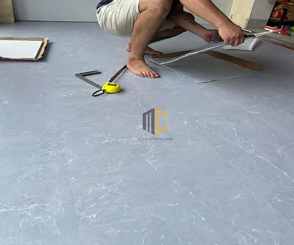 sàn nhựa dán giả đá hoàn thiện