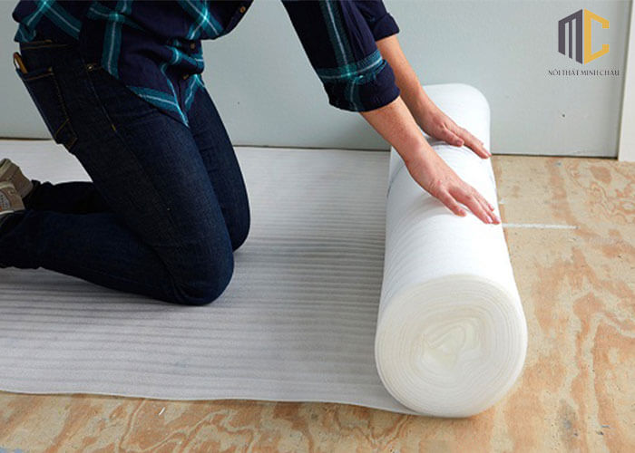 lót sàn gỗ bằng xốp hay cao su non