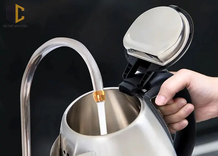 cách hạn chế cặn canxi bám ấm đun nước