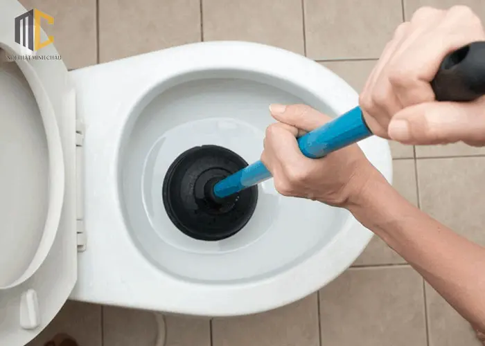 cách xử lý bồn cầu bị tắc