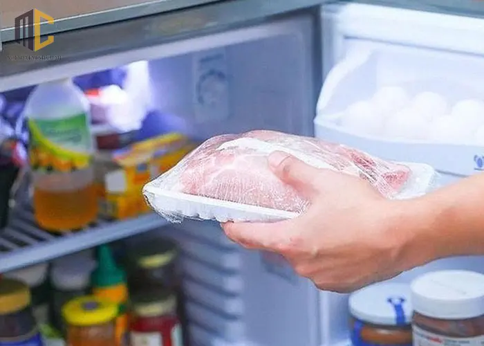 rã đông thịt bằng ngăn mát